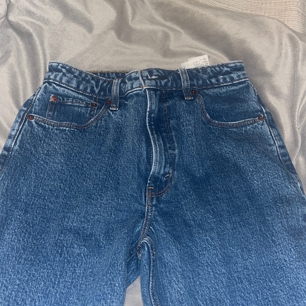 never worn abercrombie dark wash jeans